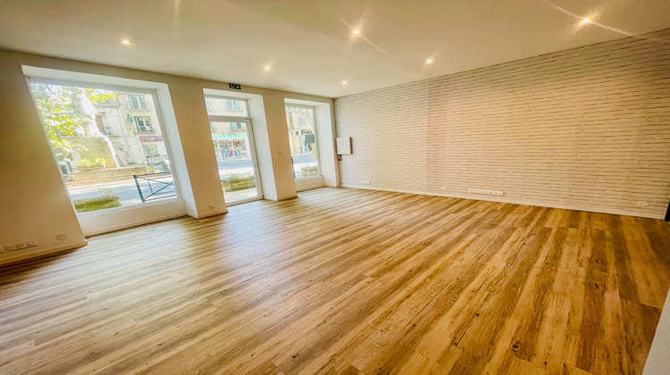 Ma-Cabane - Location Local commercial SAINT-CANNAT, 45 m²