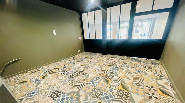 Ma-Cabane - Location Local commercial SAINT-CANNAT, 45 m²