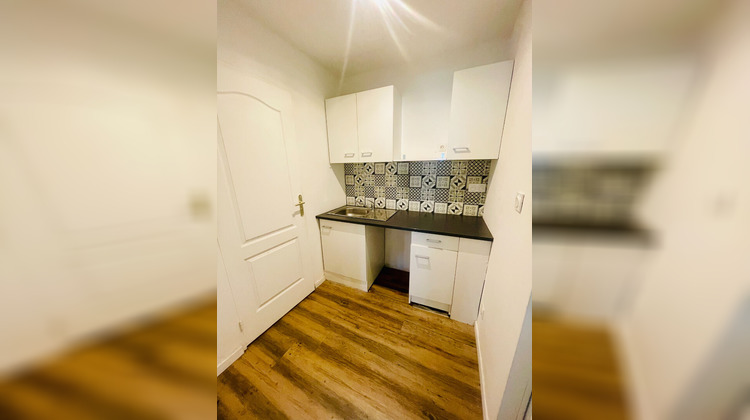 Ma-Cabane - Location Local commercial SAINT-CANNAT, 45 m²