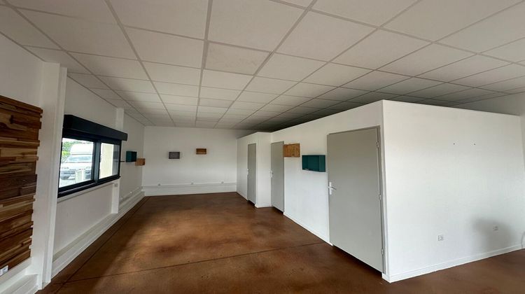 Ma-Cabane - Location Local commercial SAINT-CAPRAIS-DE-BORDEAUX, 57 m²