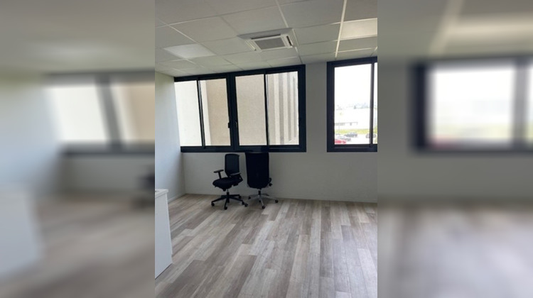 Ma-Cabane - Location Local commercial SAINT-CHAMOND, 72 m²