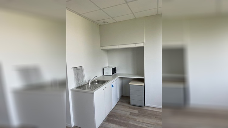 Ma-Cabane - Location Local commercial SAINT-CHAMOND, 72 m²