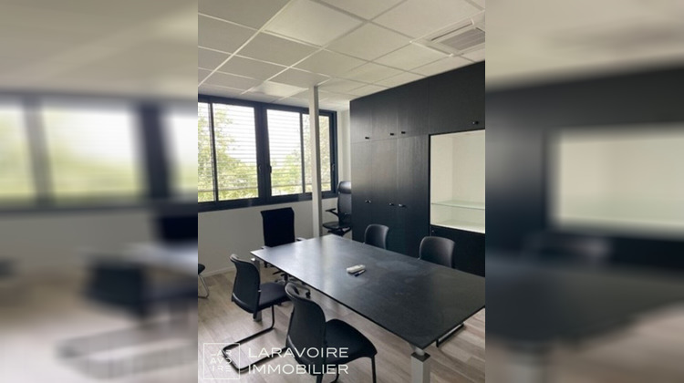 Ma-Cabane - Location Local commercial SAINT-CHAMOND, 72 m²