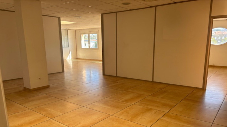 Ma-Cabane - Location Local commercial SAINT-CHAMOND, 220 m²