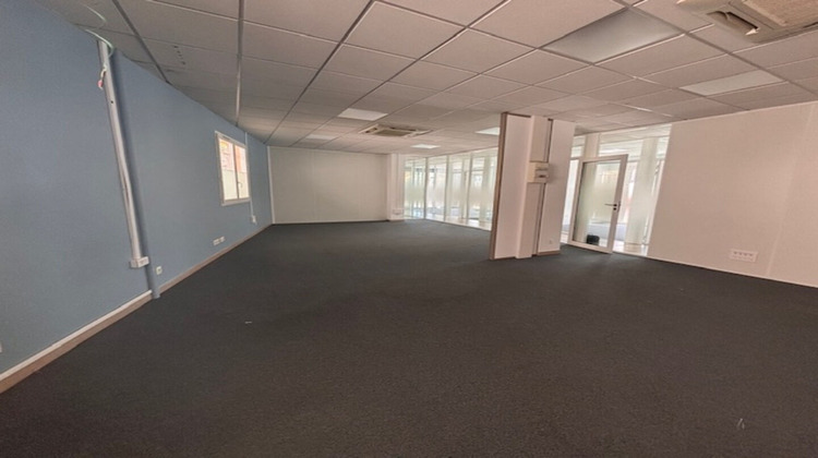 Ma-Cabane - Location Local commercial SAINT-CHAMOND, 220 m²