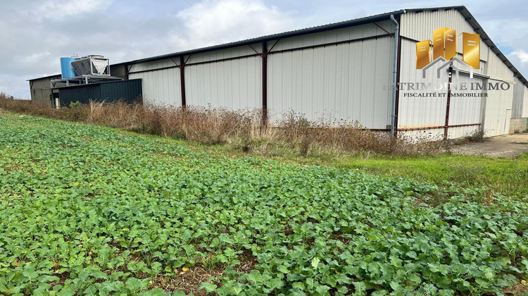 Ma-Cabane - Location Local commercial Saint-Christophe-sur-le-Nais, 700 m²