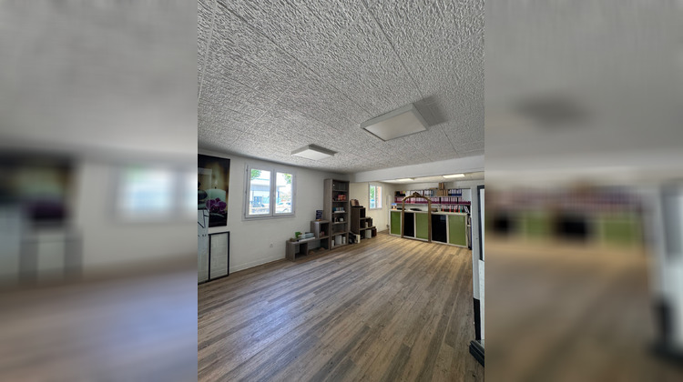 Ma-Cabane - Location Local commercial Saint-Clément, 360 m²