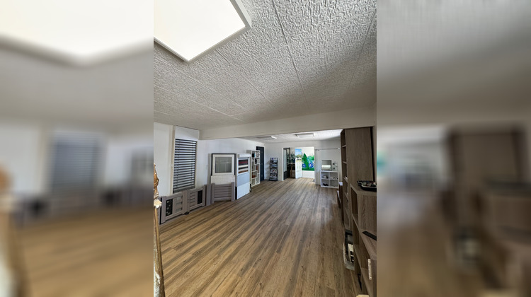 Ma-Cabane - Location Local commercial Saint-Clément, 360 m²