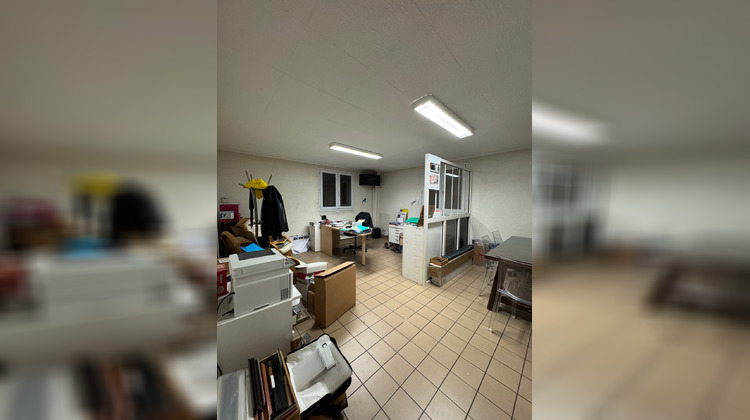 Ma-Cabane - Location Local commercial Saint-Clément, 360 m²