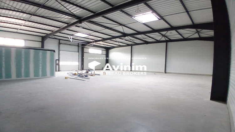 Ma-Cabane - Location Local commercial Saint-Cyr-en-Val, 350 m²