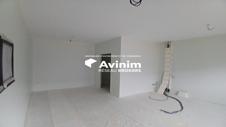 Ma-Cabane - Location Local commercial Saint-Cyr-en-Val, 350 m²