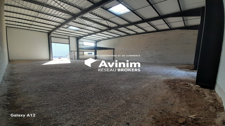 Ma-Cabane - Location Local commercial Saint-Cyr-en-Val, 350 m²