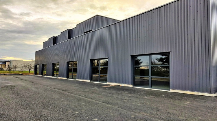 Ma-Cabane - Location Local commercial SAINT CYR SUR LOIRE, 51 m²