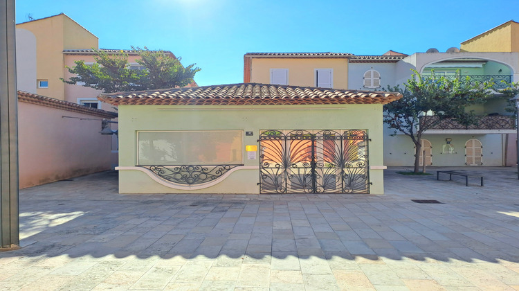 Ma-Cabane - Location Local commercial Saint-Cyr-sur-Mer, 53 m²