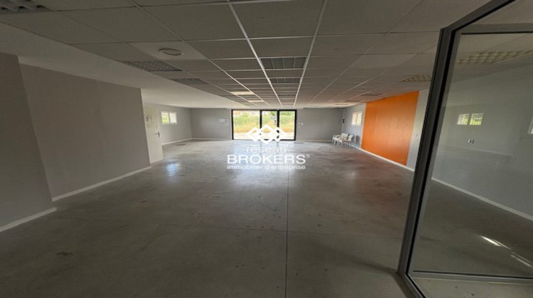 Ma-Cabane - Location Local commercial Saint-Cyr-sur-Mer, 461 m²