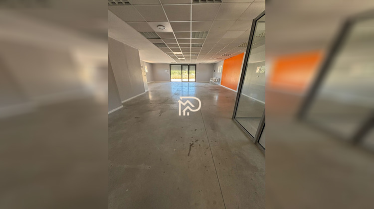 Ma-Cabane - Location Local commercial Saint-Cyr-sur-Mer, 462 m²