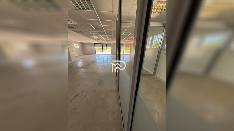 Ma-Cabane - Location Local commercial Saint-Cyr-sur-Mer, 462 m²