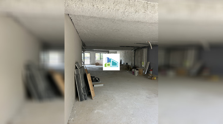 Ma-Cabane - Location Local commercial Saint-Cyr-sur-Mer, 145 m²
