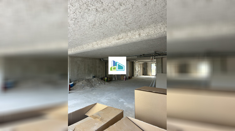 Ma-Cabane - Location Local commercial Saint-Cyr-sur-Mer, 145 m²