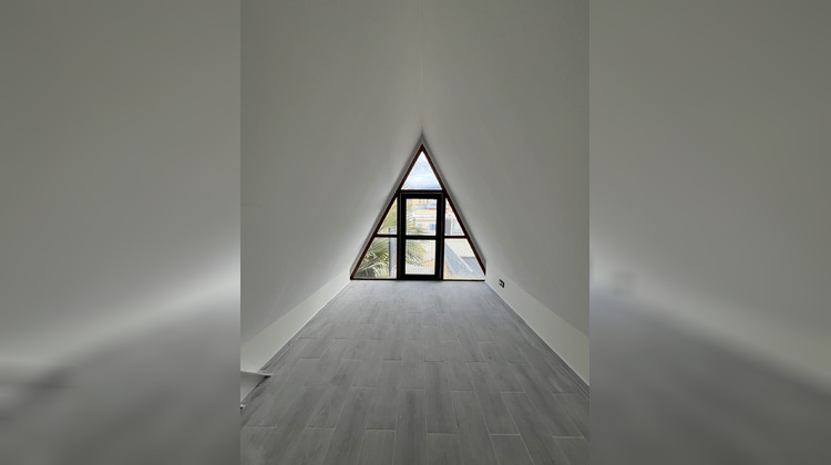 Ma-Cabane - Location Local commercial Saint-Denis, 77 m²