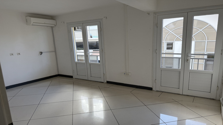 Ma-Cabane - Location Local commercial Saint-Denis, 77 m²