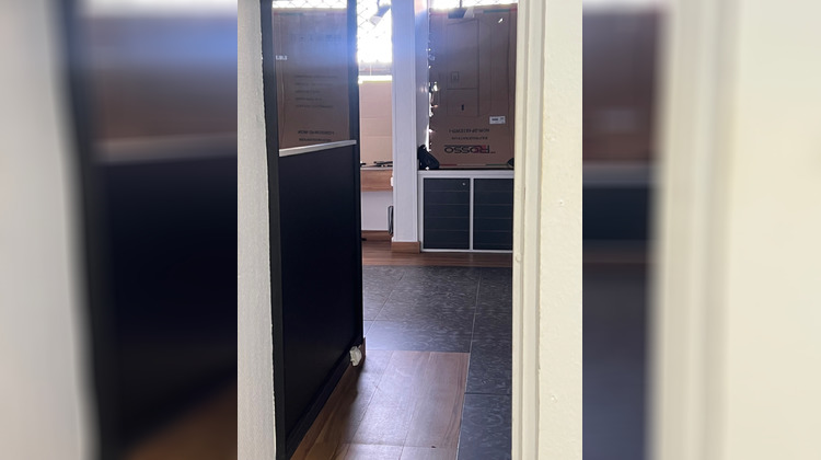 Ma-Cabane - Location Local commercial Saint-Denis, 45 m²