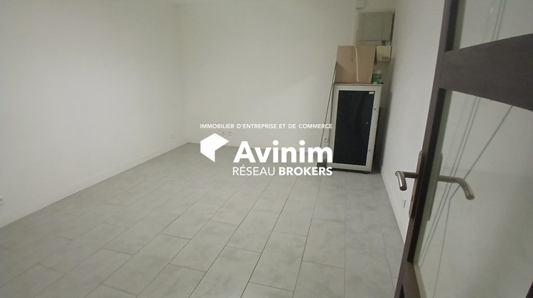 Ma-Cabane - Location Local commercial Saint-Denis-de-l'Hôtel, 660 m²