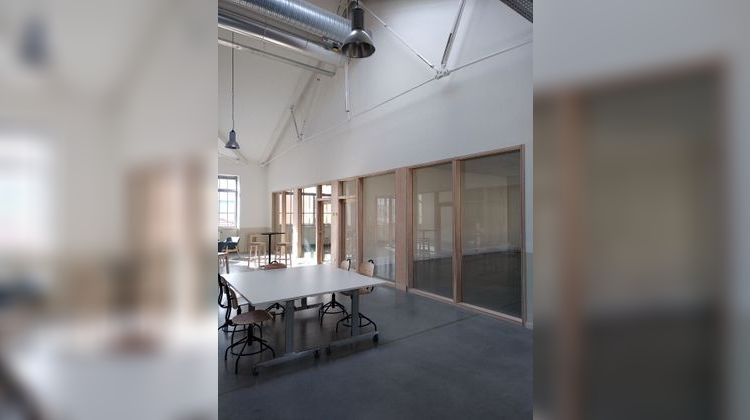 Ma-Cabane - Location Local commercial SAINT-ETIENNE, 84 m²