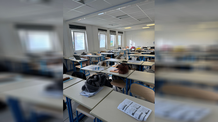 Ma-Cabane - Location Local commercial SAINT-ETIENNE, 255 m²