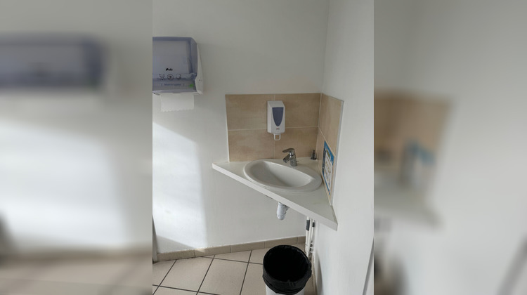 Ma-Cabane - Location Local commercial SAINT-ETIENNE, 255 m²