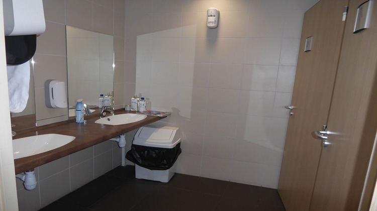 Ma-Cabane - Location Local commercial SAINT-ETIENNE, 160 m²