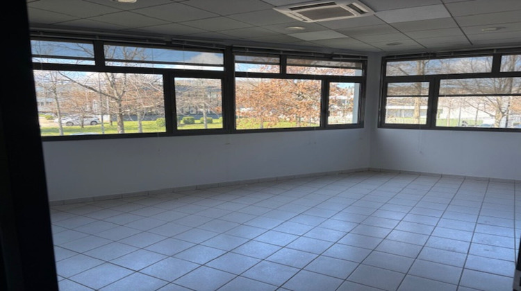Ma-Cabane - Location Local commercial SAINT-ETIENNE, 160 m²