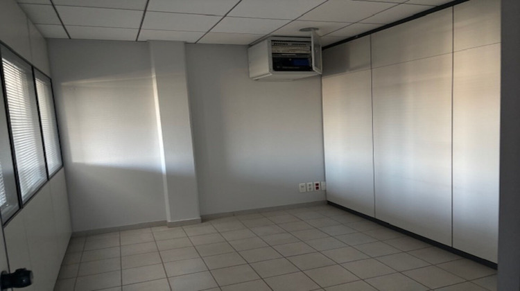 Ma-Cabane - Location Local commercial SAINT-ETIENNE, 160 m²
