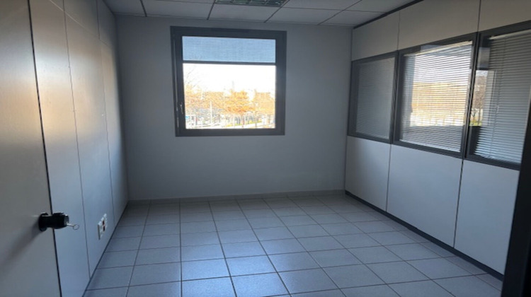 Ma-Cabane - Location Local commercial SAINT-ETIENNE, 160 m²
