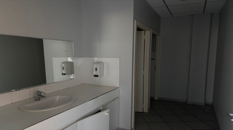 Ma-Cabane - Location Local commercial SAINT-ETIENNE, 160 m²