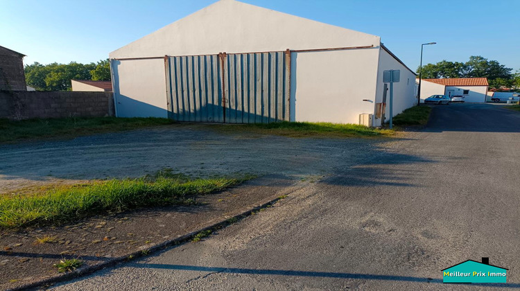 Ma-Cabane - Location Local commercial SAINT-ETIENNE-DE-MER-MORTE, 247 m²