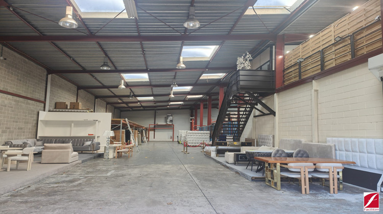 Ma-Cabane - Location Local commercial Saint-Fargeau-Ponthierry, 1792 m²