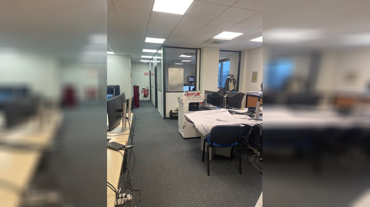 Ma-Cabane - Location Local commercial Saint-Fons, 300 m²