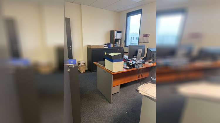 Ma-Cabane - Location Local commercial Saint-Fons, 300 m²