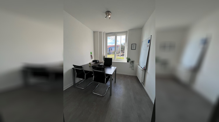 Ma-Cabane - Location Local commercial Saint-Genest-Lerpt, 80 m²