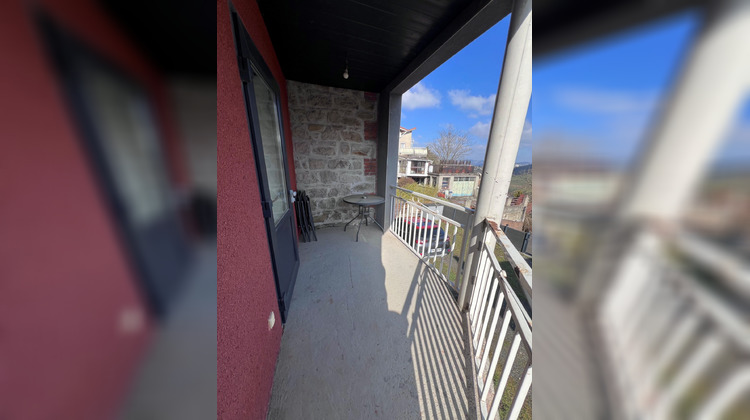 Ma-Cabane - Location Local commercial Saint-Genest-Lerpt, 80 m²