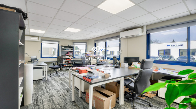 Ma-Cabane - Location Local commercial Saint-Genis-Laval, 759 m²