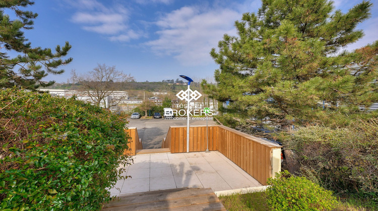 Ma-Cabane - Location Local commercial Saint-Genis-Laval, 759 m²