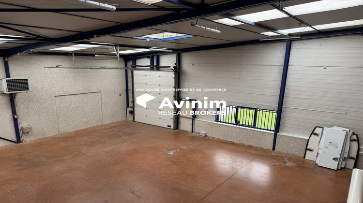 Ma-Cabane - Location Local commercial Saint-Genis-Laval, 304 m²