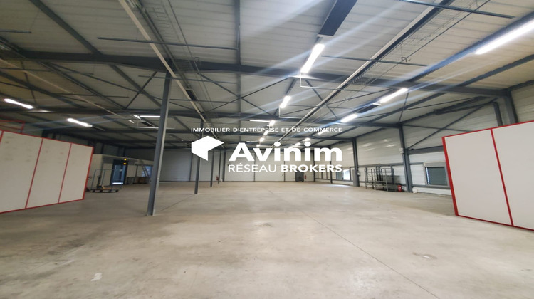 Ma-Cabane - Location Local commercial Saint-Genis-Pouilly, 1071 m²