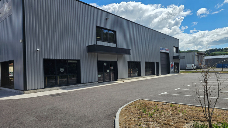 Ma-Cabane - Location Local commercial SAINT-GENIX-SUR-GUIERS, 200 m²
