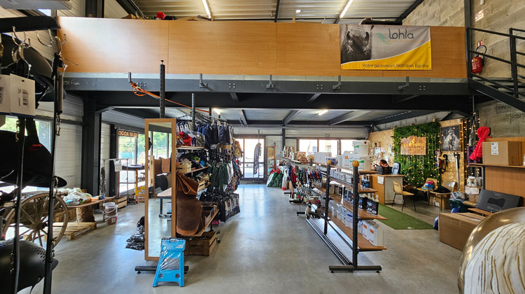 Ma-Cabane - Location Local commercial SAINT-GENIX-SUR-GUIERS, 200 m²