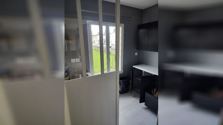 Ma-Cabane - Location Local commercial Saint-Germain-de-Lusignan, 27 m²