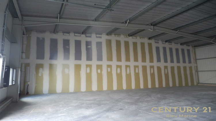 Ma-Cabane - Location Local commercial Saint-Gilles-Croix-de-Vie, 215 m²