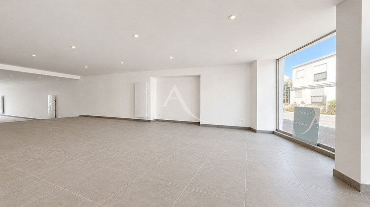Ma-Cabane - Location Local commercial SAINT-GILLES-CROIX-DE-VIE, 77 m²